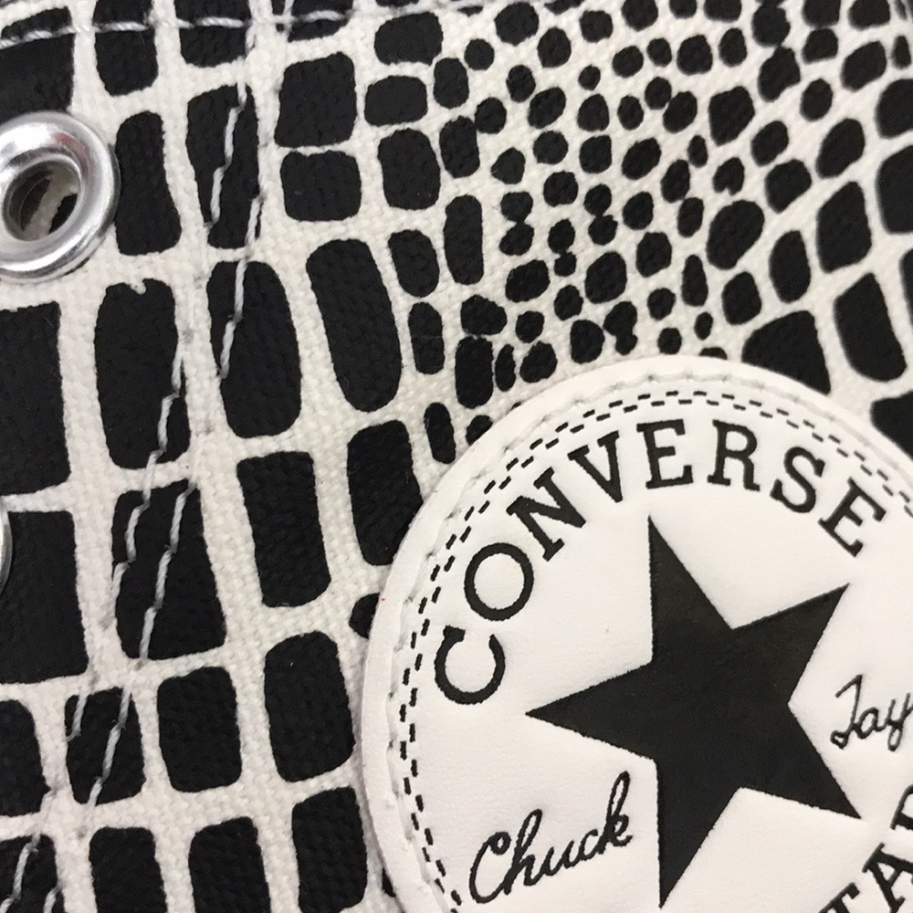 CONVERSE CTAS HIGH TOP BRAND NEW size junior 4 = size 6 women's.size5=size 7wome - Picture 9 of 15